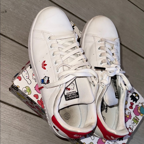 Adidas Stan Smith Sneakers Hello Kitty - Picture 4 of 6